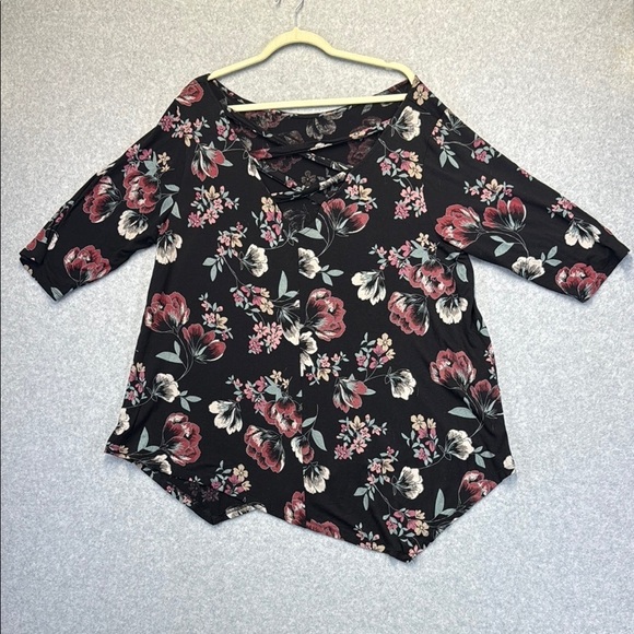 Terra & Sky Tops - Terra & Sky Black Pink Asymmetrical 3/4 Sleeve Blouse